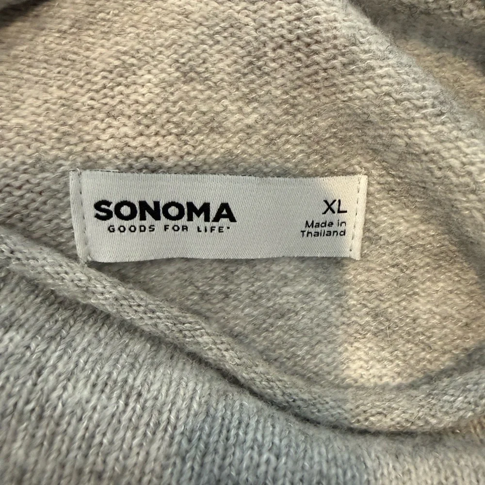 Light Sweater - Picture 3 of 3